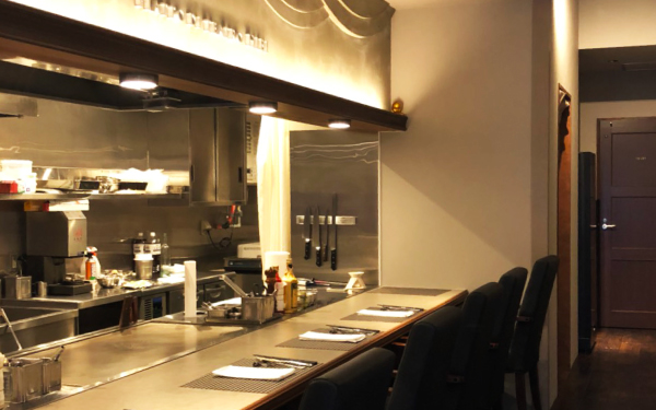 飲食店の内装の写真