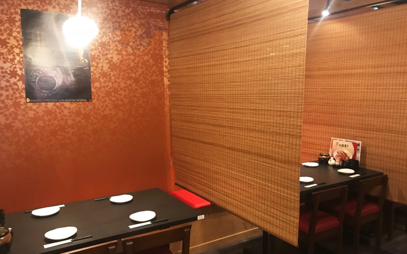 飲食店の内装の写真